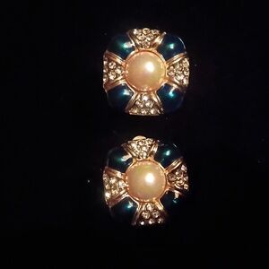 Vintage 1950's Gold-tone & Colbalt Blue Enamel Clip On Earrings.